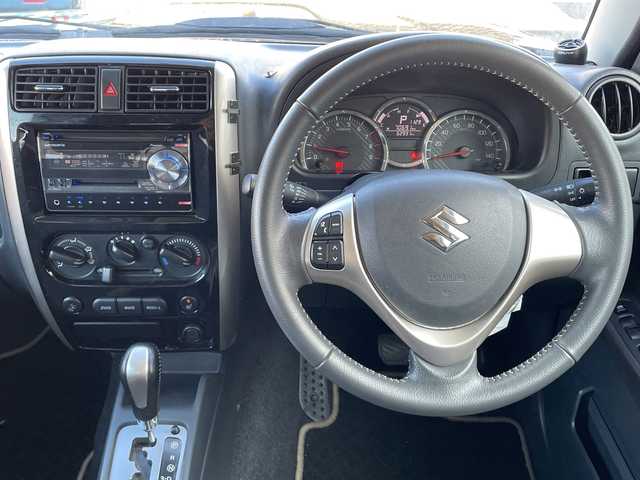 スズキ ジムニー ランドベンチャー 山口県 2015(平27)年 6.3万km クールカーキPM ４WD/社外オーディオ/（AUX　CD　AM　FM）/リモコンキー/社外エンジンスターター/社外ウーハー（pioneer）/社外ツィーター（Alpine）/社外マッドフラップ/社外アルミホイール/ウインカーミラー/ドアバイザー/純正フロアマット/背面タイヤ/純正タイヤカバー/LEDライト/フロントフォグ