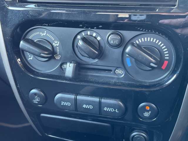 スズキ ジムニー ランドベンチャー 山口県 2015(平27)年 6.3万km クールカーキPM ４WD/社外オーディオ/（AUX　CD　AM　FM）/リモコンキー/社外エンジンスターター/社外ウーハー（pioneer）/社外ツィーター（Alpine）/社外マッドフラップ/社外アルミホイール/ウインカーミラー/ドアバイザー/純正フロアマット/背面タイヤ/純正タイヤカバー/LEDライト/フロントフォグ