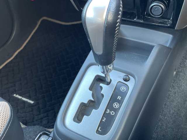 スズキ ジムニー ランドベンチャー 山口県 2015(平27)年 6.3万km クールカーキPM ４WD/社外オーディオ/（AUX　CD　AM　FM）/リモコンキー/社外エンジンスターター/社外ウーハー（pioneer）/社外ツィーター（Alpine）/社外マッドフラップ/社外アルミホイール/ウインカーミラー/ドアバイザー/純正フロアマット/背面タイヤ/純正タイヤカバー/LEDライト/フロントフォグ