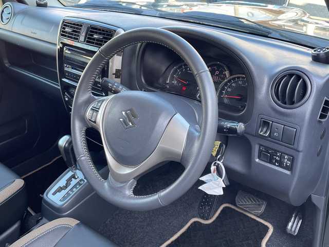 スズキ ジムニー ランドベンチャー 山口県 2015(平27)年 6.3万km クールカーキPM ４WD/社外オーディオ/（AUX　CD　AM　FM）/リモコンキー/社外エンジンスターター/社外ウーハー（pioneer）/社外ツィーター（Alpine）/社外マッドフラップ/社外アルミホイール/ウインカーミラー/ドアバイザー/純正フロアマット/背面タイヤ/純正タイヤカバー/LEDライト/フロントフォグ
