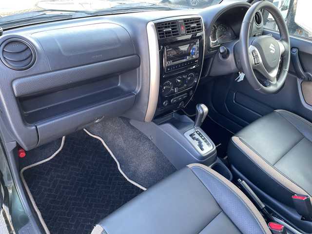 スズキ ジムニー ランドベンチャー 山口県 2015(平27)年 6.3万km クールカーキPM ４WD/社外オーディオ/（AUX　CD　AM　FM）/リモコンキー/社外エンジンスターター/社外ウーハー（pioneer）/社外ツィーター（Alpine）/社外マッドフラップ/社外アルミホイール/ウインカーミラー/ドアバイザー/純正フロアマット/背面タイヤ/純正タイヤカバー/LEDライト/フロントフォグ