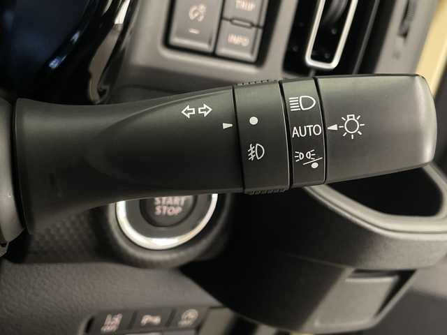 スズキ ハスラー HYBRID X 宮崎県 2020(令2)年 4.5万km シフォンアイボリーM SUZUKI Safety Support/〇デュアルカメラブレーキサポート/〇後退時ブレーキサポート/〇誤発進抑制機能（前方・後方）/〇車線逸脱警報機能/〇車線逸脱抑制機能/〇ふらつき警報機能/〇標識認識機能/〇オートマチックハイビーム/〇コーナーセンサー/〇先行車発進お知らせ機能/純正8インチSDナビ/フルセグTV/CD/DVD/Bluetooth/シートヒーター/LEDヘッドライト/アイドリングストップ/ビルトインETC/純正15インチAW/保証書