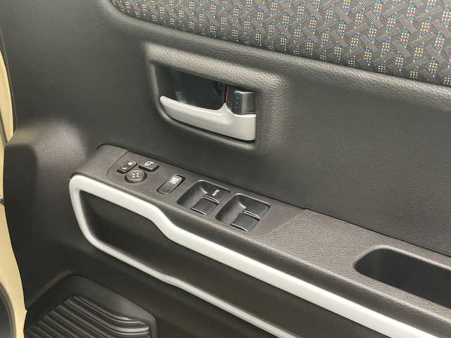 スズキ ハスラー HYBRID X 宮崎県 2020(令2)年 4.5万km シフォンアイボリーM SUZUKI Safety Support/〇デュアルカメラブレーキサポート/〇後退時ブレーキサポート/〇誤発進抑制機能（前方・後方）/〇車線逸脱警報機能/〇車線逸脱抑制機能/〇ふらつき警報機能/〇標識認識機能/〇オートマチックハイビーム/〇コーナーセンサー/〇先行車発進お知らせ機能/純正8インチSDナビ/フルセグTV/CD/DVD/Bluetooth/シートヒーター/LEDヘッドライト/アイドリングストップ/ビルトインETC/純正15インチAW/保証書