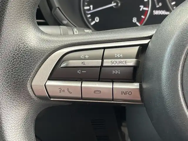 マツダ マツダ３セダン 15C 山梨県 2019(令1)年 5.9万km ソニックシルバーM 純正メモリーナビ/Bluetooth接続/フルセグTV/バックカメラ/衝突被害軽減システム/クルーズコントロール/ステアリングスイッチ/スペアキー1本/取扱説明書/保証書