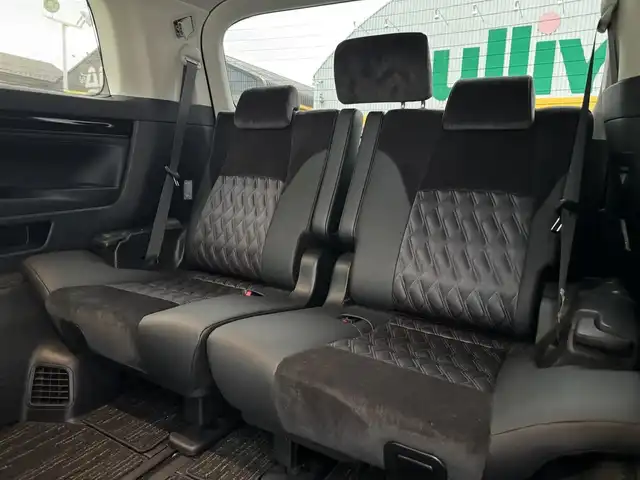 トヨタ ヴェルファイア Z Gエディション 滋賀県 2015(平27)年 5.9万km スパークリングブラックパールクリスタルシャイン ワンオーナー/T-Connect SDナビゲーションシステム/　＋JBLプレミアムサウンドシステム/　Blu-ray DVD CD SD AM/FM サウンドライブラリー/プリクラッシュセーフティシステム（ミリ波レーダー方式）パノラミックビューモニター/レーダークルーズコントロール/インテリジェンスクリアランスソナー /12.1型リヤシートエンターテインメントシステム/パワーバックドア/両側パワースライドドア/ナノイー/ビルトインETC/ドライブレコーダー/ヘッドランプ（LED［ハイ・ロービーム］//　オートレベリング機能付＋LEDクリアランスランプ）/ステアリングヒーター/スペアタイヤ/純正18インチアルミ/