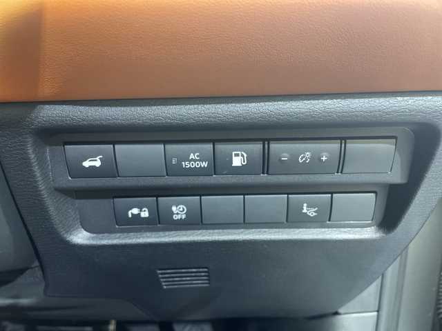 三菱 アウトランダー ＰＨＥＶ P 愛媛県 2022(令4)年 3.6万km チタニウムグレーメタリック BOSEプレミアムサウンドシステム//純正9インチナビ/(Bluetooth/フルセグ/USB)/全周囲カメラ/マイパイロット/BOSEサウンドシステム/衝突被害軽減ブレーキ/レーンキープアシスト/前後コーナーセンサー/ETC2.0/ブラインドスポットモニター/シートヒーター/パワーシート/シートメモリー/ワイヤレス充電/パドルシフト/オートホールド/オートマチックハイビーム/オートライト/スペアキー/保証書/取扱説明書