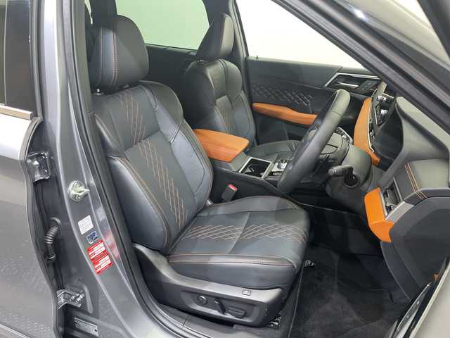 三菱 アウトランダー ＰＨＥＶ P 愛媛県 2022(令4)年 3.6万km チタニウムグレーメタリック BOSEプレミアムサウンドシステム//純正9インチナビ/(Bluetooth/フルセグ/USB)/全周囲カメラ/マイパイロット/BOSEサウンドシステム/衝突被害軽減ブレーキ/レーンキープアシスト/前後コーナーセンサー/ETC2.0/ブラインドスポットモニター/シートヒーター/パワーシート/シートメモリー/ワイヤレス充電/パドルシフト/オートホールド/オートマチックハイビーム/オートライト/スペアキー/保証書/取扱説明書