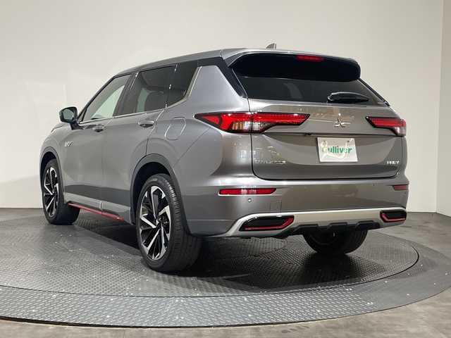 三菱 アウトランダー ＰＨＥＶ P 愛媛県 2022(令4)年 3.6万km チタニウムグレーメタリック BOSEプレミアムサウンドシステム//純正9インチナビ/(Bluetooth/フルセグ/USB)/全周囲カメラ/マイパイロット/BOSEサウンドシステム/衝突被害軽減ブレーキ/レーンキープアシスト/前後コーナーセンサー/ETC2.0/ブラインドスポットモニター/シートヒーター/パワーシート/シートメモリー/ワイヤレス充電/パドルシフト/オートホールド/オートマチックハイビーム/オートライト/スペアキー/保証書/取扱説明書