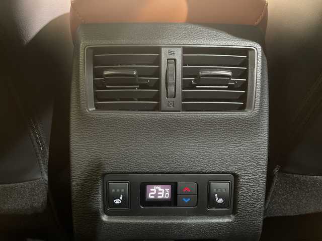 三菱 アウトランダー ＰＨＥＶ P 愛媛県 2022(令4)年 3.6万km チタニウムグレーメタリック BOSEプレミアムサウンドシステム//純正9インチナビ/(Bluetooth/フルセグ/USB)/全周囲カメラ/マイパイロット/BOSEサウンドシステム/衝突被害軽減ブレーキ/レーンキープアシスト/前後コーナーセンサー/ETC2.0/ブラインドスポットモニター/シートヒーター/パワーシート/シートメモリー/ワイヤレス充電/パドルシフト/オートホールド/オートマチックハイビーム/オートライト/スペアキー/保証書/取扱説明書