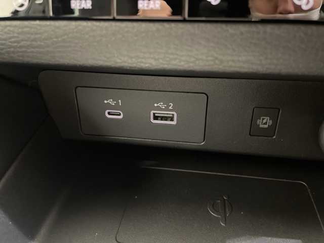 三菱 アウトランダー ＰＨＥＶ P 愛媛県 2022(令4)年 3.6万km チタニウムグレーメタリック BOSEプレミアムサウンドシステム//純正9インチナビ/(Bluetooth/フルセグ/USB)/全周囲カメラ/マイパイロット/BOSEサウンドシステム/衝突被害軽減ブレーキ/レーンキープアシスト/前後コーナーセンサー/ETC2.0/ブラインドスポットモニター/シートヒーター/パワーシート/シートメモリー/ワイヤレス充電/パドルシフト/オートホールド/オートマチックハイビーム/オートライト/スペアキー/保証書/取扱説明書