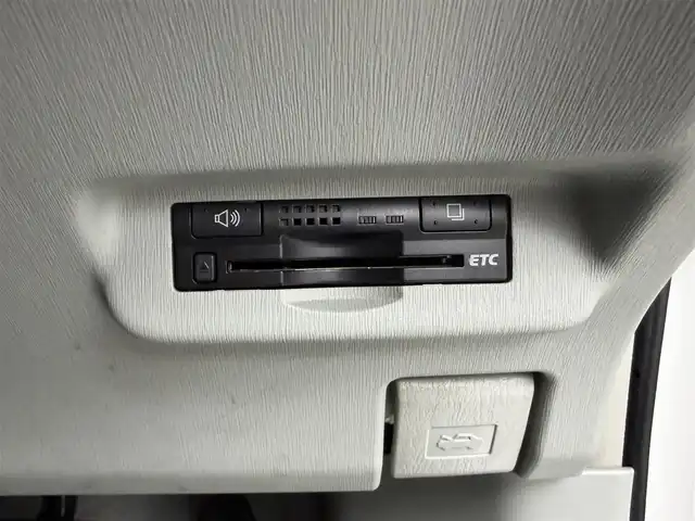 トヨタ プリウス S　LEDエディション 愛知県 2011(平23)年 13.5万km ホワイトパールクリスタルシャイン 代車使用落札不可/純正SDナビ/ワンセグTV/Bluetooth /バックカメラ/純正フロアマット/純正15インチAW/オートライト/LEDヘッドライト/プッシュスタート/ETC/スマートキー