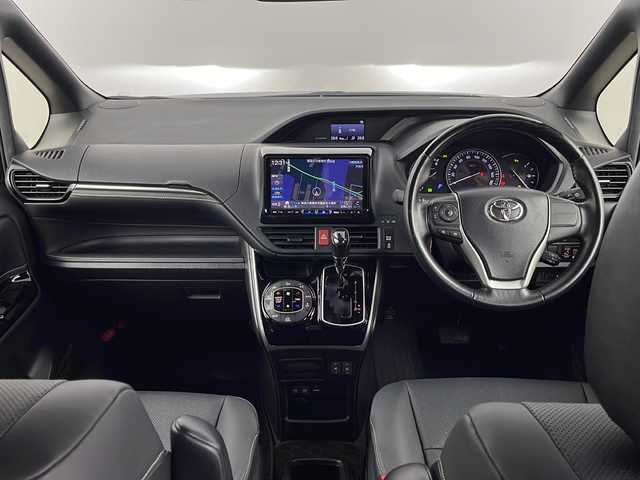 トヨタ エスクァイア Gi 埼玉県 2020(令2)年 2.8万km 黒 社外ナビ/バックカメラ/前ドラレコ/ETC/Aストップ/ロールサンシェード/純正フロアマット/純正ドアバイザー/後席モニター/シートヒータ