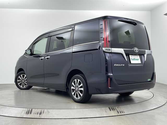 トヨタ エスクァイア Gi 埼玉県 2020(令2)年 2.8万km 黒 社外ナビ/バックカメラ/前ドラレコ/ETC/Aストップ/ロールサンシェード/純正フロアマット/純正ドアバイザー/後席モニター/シートヒータ