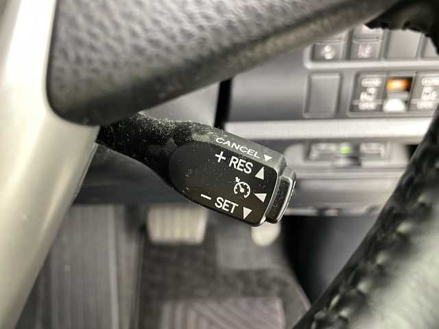 トヨタ エスクァイア Gi 埼玉県 2020(令2)年 2.8万km 黒 社外ナビ/バックカメラ/前ドラレコ/ETC/Aストップ/ロールサンシェード/純正フロアマット/純正ドアバイザー/後席モニター/シートヒータ