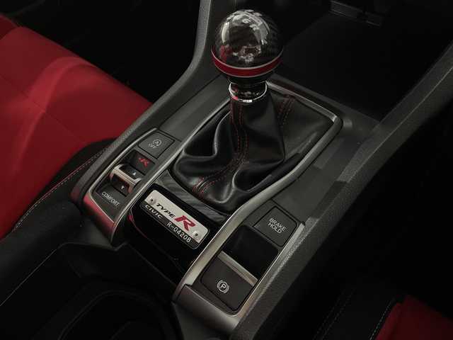 ホンダ シビック タイプR 福岡県 2017(平29)年 4.6万km クリスタルブラックパール 純正メモリナビ/フルセグテレビ/バックカメラ/アイドリングストップ/クルーズコントロール/プッシュスタート/ETC/前後ドライブレコーダー/純正LEDヘッドライト