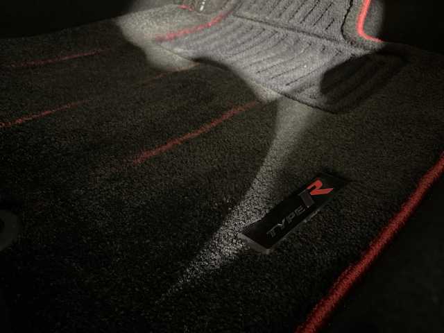 ホンダ シビック タイプR 福岡県 2017(平29)年 4.6万km クリスタルブラックパール 純正メモリナビ/フルセグテレビ/バックカメラ/アイドリングストップ/クルーズコントロール/プッシュスタート/ETC/前後ドライブレコーダー/純正LEDヘッドライト