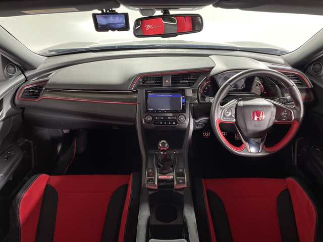ホンダ シビック タイプR 福岡県 2017(平29)年 4.6万km クリスタルブラックパール 純正メモリナビ/フルセグテレビ/バックカメラ/アイドリングストップ/クルーズコントロール/プッシュスタート/ETC/前後ドライブレコーダー/純正LEDヘッドライト