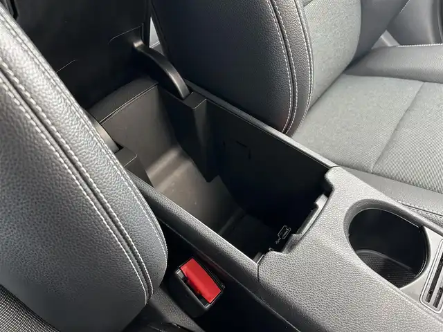 メルセデス・ベンツ Ａ１８０ AMG スタイル 福岡県 2018(平30)年 4.4万km カルサイトホワイト 純正ナビ/CD/DVD/SD/BT/USB/フルセグ/ETC/バックカメラ/ドラレコ前/ACC/コーナーセンサー前後/ブラインドスポットモニター/革巻きステアリング/パドルシフト/ステアリングスイッチ/パークアシスト/ハーフレザーシート/シートヒーター前席/LEDヘッドライト/オートライト/フォグライト（リヤ）/Applecarplay/純正フロアマット/純正18AW