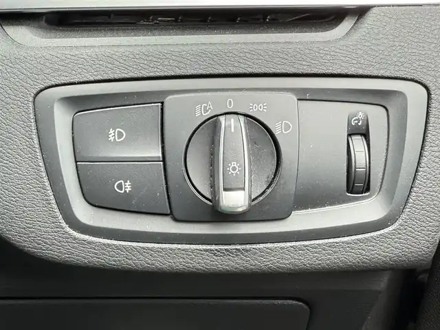 ＢＭＷ Ｘ１ xDrive 18d Mスポーツ 道南・函館 2019(令1)年 5.3万km アルピンホワイトⅢ ・純正メモリナビ（ＣＤ、ＤＶＤ、ＢＴ）/・バックカメラ/・車線逸脱警告/・パドルシフト/・前後コーナーセンサー/・衝突軽減ブレーキ/・横滑り防止装置/・純正ドライブレコーダー（前方）/・純正ＡＷ/・スペアキー/・スマートキー/・純正フロアマット