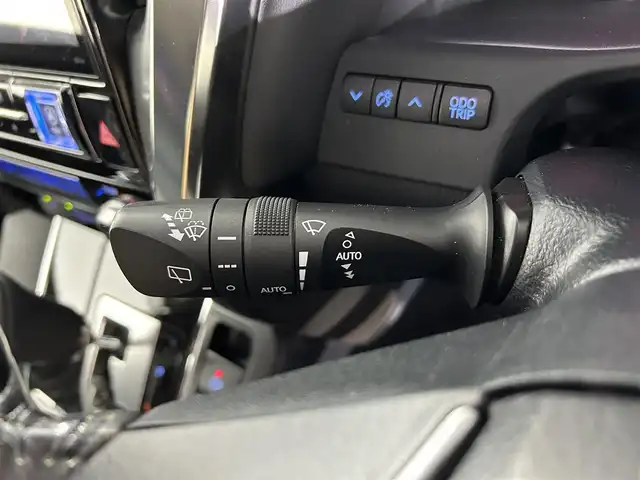 トヨタ ヴェルファイア Z Gエディション 佐賀県 2017(平29)年 8.2万km ホワイトパールクリスタルシャイン 社外アルパイン製11インチナビ【EX11V】/【フルセグTV.CD.DVD.Bluetooth】/社外アルパイン製12.8インチフリップダウンモニター/サンルーフ/モデリスタエアロ/衝突被害軽減システム/バックカメラ/レーダークルーズコントロール/レーンアシスト/オートライト/オートマチックハイビーム/クリアランスソナー/電動パーキング/ブレーキホールド/ステアリングヒーター/ウッドステアリング/パワーバックドア/ビルトインETC/両側パワースライドドア/運転席・助手席パワーシート/ハーフレザーシート/LEDヘッドライト/フォグライト/ISOFIX対応シート/オットマン/スマートキー×１