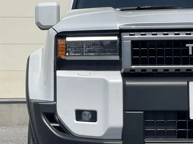 トヨタ ランドクルーザー ２５０ VX 茨城県 2024(令6)年 1万km プラチナホワイトパールマイカ 4WD/純正ナビ/フルセグTV/全方位カメラ/デジタルインナーミラー/ドラレコ前後/コーナーセンサー前後/電動リアゲート/レーンキープアシスト/サンルーフ/エアーシート/シートヒーター/BSM/ETC2.0