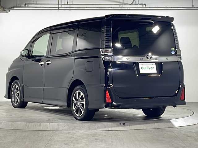 トヨタ ヴォクシー ZS 煌Ⅱ 広島県 2020(令2)年 5.1万km ブラック 禁煙/トヨタセーフティセンス/純正10インチナビ/CD/DVD/DTV/Bluetooth/バックカメラ/両側パワースライドドア /クルーズコントロール/LEDオートライト/オートマチックハイビーム /LDA/ビルトインETC/純正アルミホイール/コーナーセンサー /純正フロアマット/ステアリングスイッチ/スマートキー/スペアキー /プッシュスタート