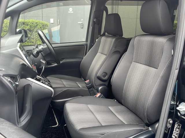 トヨタ ヴォクシー ZS 煌Ⅱ 広島県 2020(令2)年 5.1万km ブラック 禁煙/トヨタセーフティセンス/純正10インチナビ/CD/DVD/DTV/Bluetooth/バックカメラ/両側パワースライドドア /クルーズコントロール/LEDオートライト/オートマチックハイビーム /LDA/ビルトインETC/純正アルミホイール/コーナーセンサー /純正フロアマット/ステアリングスイッチ/スマートキー/スペアキー /プッシュスタート
