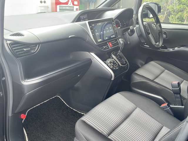トヨタ ヴォクシー ZS 煌Ⅱ 広島県 2020(令2)年 5.1万km ブラック 禁煙/トヨタセーフティセンス/純正10インチナビ/CD/DVD/DTV/Bluetooth/バックカメラ/両側パワースライドドア /クルーズコントロール/LEDオートライト/オートマチックハイビーム /LDA/ビルトインETC/純正アルミホイール/コーナーセンサー /純正フロアマット/ステアリングスイッチ/スマートキー/スペアキー /プッシュスタート