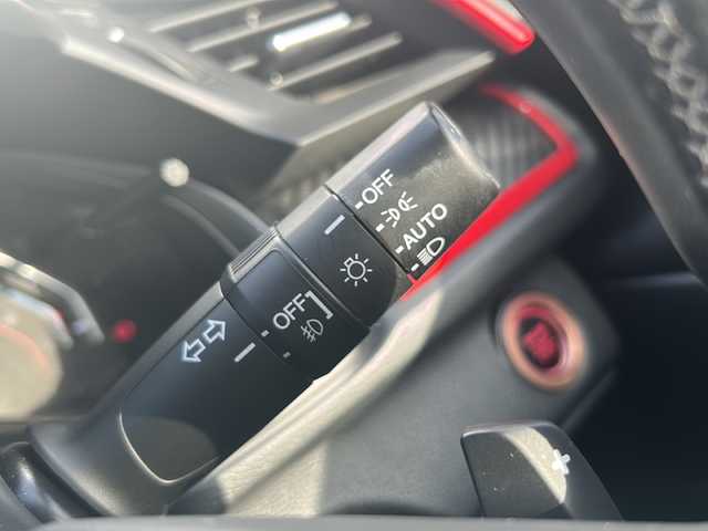 ホンダ シビック ハッチバック ホンダセンシング 愛知県 2019(平31)年 4.9万km フレームレッド /禁煙車//社外ナビ/フルセグTV//Bluetooth/CD・DVD//バックカメラ/ビルトインETC//前方ドライブレコーダー//レーダー探知機（ZERO-304V）//ホンダセンシング//衝突軽減ブレーキ（CMBS）//渋滞追従機能付きACC/　（アダプティブクルーズコントロール）//車線維持支援システム（LKAS）//路外逸脱抑制システム//標識認識機能//前席シートヒーター//電動パーキング//ブレーキホールド//アイドリングストップ//ECON//純正１８インチアルミ//純正ラバーフロアマット//LEDオートライト//電動格納ミラーウィンカー//取扱説明書/新車保証書//スペアキー×１