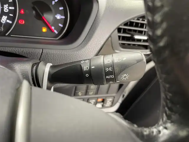 トヨタ ノア Si ダブルバイビーⅡ 千葉県 2019(平31)年 4.7万km ホワイトパールクリスタルシャイン トヨタセーフティセンス/・プリクラッシュセーフティ/・レーンディパーチャーアラート/・先行車発進告知/・クリアランスソナー/純正10インチSDナビ/CD DVD BT MSV フルセグ/バックカメラ/両側パワースライドドア/クルーズコントロール/LEDオートライト/純正16インチアルミホイール/革巻きステアリング/ビルトインＥＴＣ/プッシュスタート/スマートキー