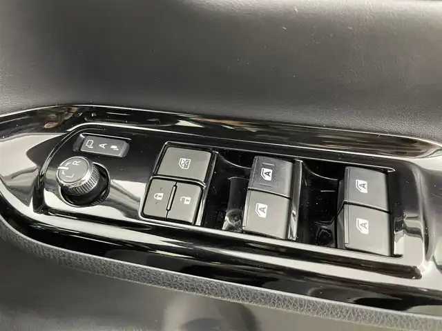 トヨタ ノア Si ダブルバイビーⅡ 千葉県 2019(平31)年 4.7万km ホワイトパールクリスタルシャイン トヨタセーフティセンス/・プリクラッシュセーフティ/・レーンディパーチャーアラート/・先行車発進告知/・クリアランスソナー/純正10インチSDナビ/CD DVD BT MSV フルセグ/バックカメラ/両側パワースライドドア/クルーズコントロール/LEDオートライト/純正16インチアルミホイール/革巻きステアリング/ビルトインＥＴＣ/プッシュスタート/スマートキー