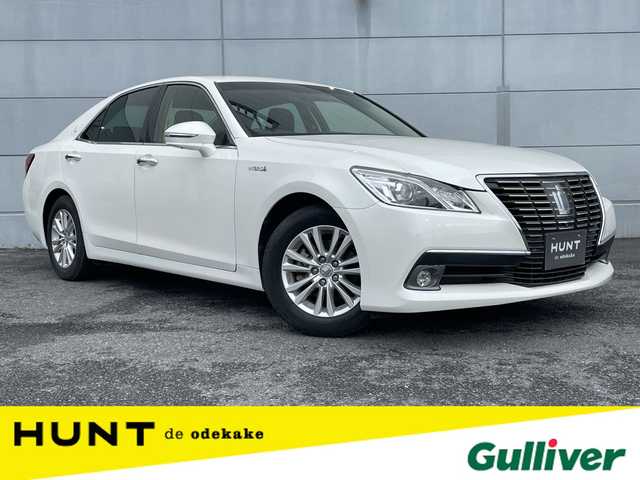 トヨタ クラウン ハイブリッド ロイヤルサルーン 千葉県 2013(平25)年 3万km ホワイトパールクリスタルシャイン 純正ＨＤＤナビ　/ラジオ/ＣＤ/ＤＶＤ/ＨＤＤ/Ｂｌｕｅｔｏｏｔｈ　/フルセグＴＶ　/バックカメラ　/ビルトインＥＴＣ　/純正アルミホイール　/Ｄ／Ｎ席パワーシート　/キセノンヘッドライト　/オートライト　/スマートキー/ダブルサイドエアバック/カーテンエアバック/純正フロアマット