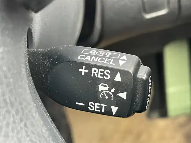 トヨタ クラウン ハイブリッド ロイヤルサルーン 千葉県 2013(平25)年 3万km ホワイトパールクリスタルシャイン 純正ＨＤＤナビ　/ラジオ/ＣＤ/ＤＶＤ/ＨＤＤ/Ｂｌｕｅｔｏｏｔｈ　/フルセグＴＶ　/バックカメラ　/ビルトインＥＴＣ　/純正アルミホイール　/Ｄ／Ｎ席パワーシート　/キセノンヘッドライト　/オートライト　/スマートキー/ダブルサイドエアバック/カーテンエアバック/純正フロアマット