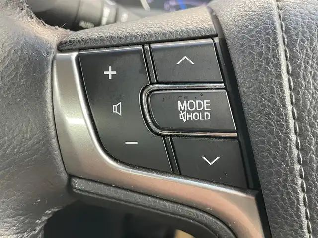 トヨタ クラウン ハイブリッド ロイヤルサルーン 千葉県 2013(平25)年 3万km ホワイトパールクリスタルシャイン 純正ＨＤＤナビ　/ラジオ/ＣＤ/ＤＶＤ/ＨＤＤ/Ｂｌｕｅｔｏｏｔｈ　/フルセグＴＶ　/バックカメラ　/ビルトインＥＴＣ　/純正アルミホイール　/Ｄ／Ｎ席パワーシート　/キセノンヘッドライト　/オートライト　/スマートキー/ダブルサイドエアバック/カーテンエアバック/純正フロアマット