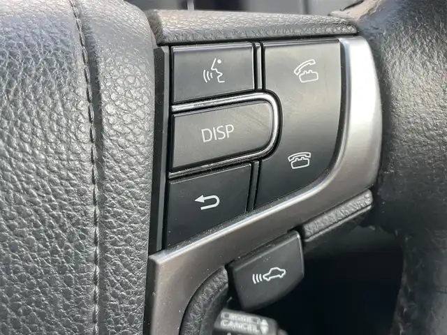 トヨタ クラウン ハイブリッド ロイヤルサルーン 千葉県 2013(平25)年 3万km ホワイトパールクリスタルシャイン 純正ＨＤＤナビ　/ラジオ/ＣＤ/ＤＶＤ/ＨＤＤ/Ｂｌｕｅｔｏｏｔｈ　/フルセグＴＶ　/バックカメラ　/ビルトインＥＴＣ　/純正アルミホイール　/Ｄ／Ｎ席パワーシート　/キセノンヘッドライト　/オートライト　/スマートキー/ダブルサイドエアバック/カーテンエアバック/純正フロアマット