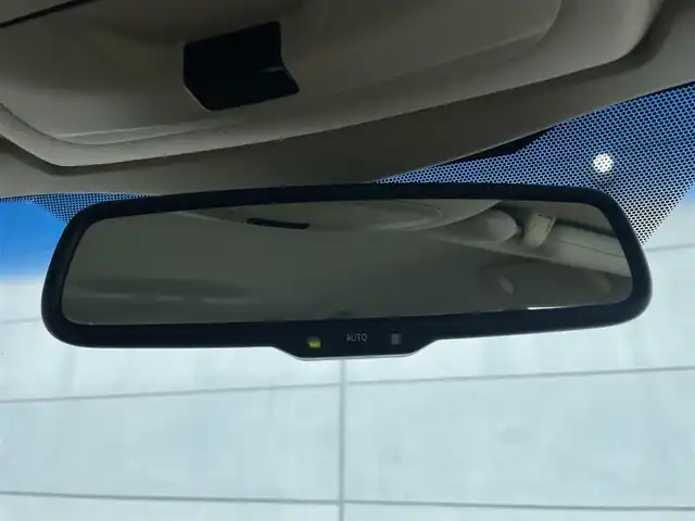 トヨタ クラウン ハイブリッド ロイヤルサルーン 千葉県 2013(平25)年 3万km ホワイトパールクリスタルシャイン 純正ＨＤＤナビ　/ラジオ/ＣＤ/ＤＶＤ/ＨＤＤ/Ｂｌｕｅｔｏｏｔｈ　/フルセグＴＶ　/バックカメラ　/ビルトインＥＴＣ　/純正アルミホイール　/Ｄ／Ｎ席パワーシート　/キセノンヘッドライト　/オートライト　/スマートキー/ダブルサイドエアバック/カーテンエアバック/純正フロアマット