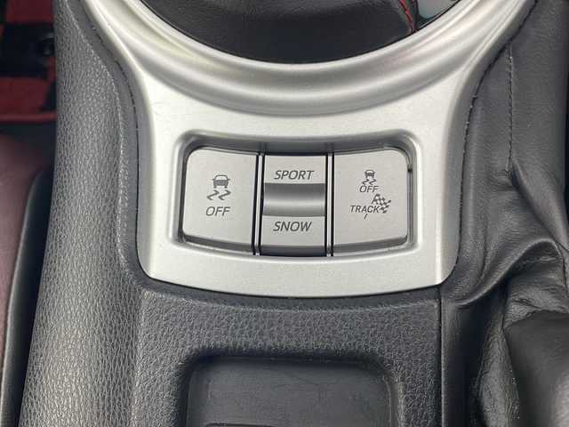 スバル ＢＲＺ STIスポーツ 栃木県 2018(平30)年 5.2万km クリスタルホワイトP 純正メモリーナビ(DIATONE SOUND NAVI)/　Bluetooth/フルセグTV/CD/DVD/SD/USB/FM/AM/バックカメラ/ドライブレコーダー/クルーズコントロール/ETC2.0/STiスポーツ専用ハーフレザーシート(ボルドー×黒)/シートヒーター(D/N席)/LEDヘッドライト/LEDアクセサリーライナー/STiスポーツ純正18インチアルミホイール/サイド+カーテンエアバッグ/純正フロアマット/スマートキー×1本/保証書、取扱説明書付属