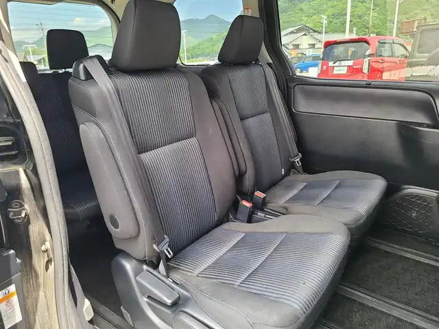 トヨタ ヴォクシー ZS 煌Ⅱ 福岡県 2016(平28)年 6.9万km ブラック 社外７インチナビ/バックカメラ/Ｂｌｕｅｔｏｏｔｈ/フルセグＴＶ/ＣＤ／ＤＶＤ再生機能有/フリップダウンモニター/両側パワースライドドア/純正アルミホイール/ＬＥＤヘッドライト/フォグライト