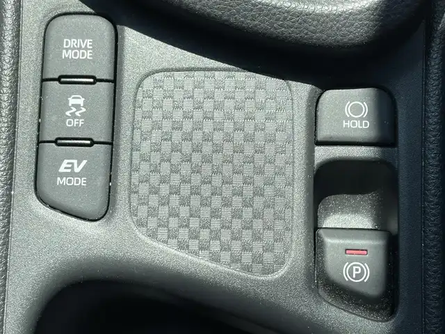 トヨタ ヤリスクロス ハイブリッド Z アドベンチャー 滋賀県 2023(令5)年 4万km プラチナホワイトパールマイカ 純正8インチナビ/Bluetooth/USB/AppleCarPlay/フルセグテレビ/バックカメラ/セーフティセンス/・プリクラッシュセーフティ/・レーントレーシングアシスト/・レーダークルーズコントロール/・オートマチックハイビーム/・ロードサインアシスト/ビルトインETC/ブラインドスポットモニター/LEDヘッドライト/オートライト/パワーシート/シートヒーター/AC100V/プッシュスタート /スマートキー