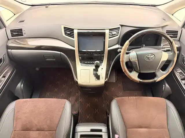 トヨタ アルファード 240S タイプゴールド 兵庫県 2013(平25)年 7.9万km ホワイトパールクリスタルシャイン アルパイン９型SDナビ（VIE-X009）/（CD、DVD、SD、BT、フルセグ）/アルパインフリップダウンモニター/ドライブレコーダー/バックカメラ/両側パワースライドドア/パワーバックドア/クルーズコントロール/コーナーセンサー/ハーフレザー/ビルトインETC/RSRダウンサス/HID/社外20インチAW/純正フロアマット/バイザー/フォグ