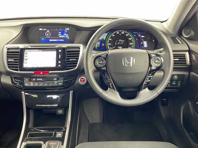 ホンダ アコード ハイブリッド LX 栃木県 2016(平28)年 2.5万km ルナシルバーM 純正ナビ/バックモニター/パドルシフト/純正アルミホイール/純正フロアマット/レーンキープアシスト/クルーズコントロール/パワーシート/前後コーナーセンサー/前方ドライブレコーダー/フォグランプ/LEDヘッドライト/オートライト/衝突被害軽減システム/カーテンエアバッグ/Wエアバッグ/横滑り防止装置/フルフラットシート/スマートキー/スペアキー/プッシュスタート/アイドリングストップ