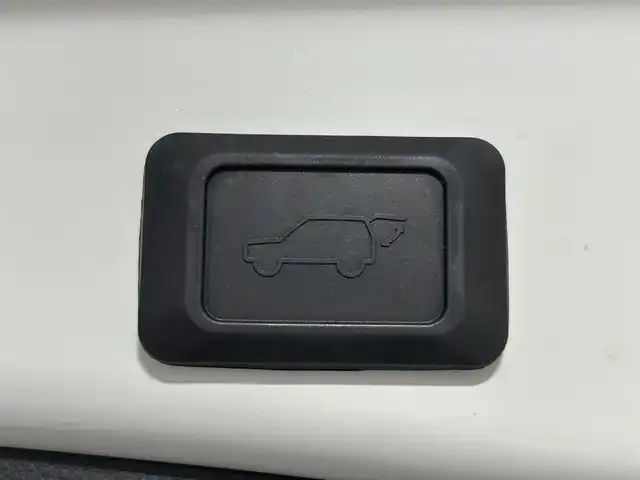 トヨタ ＲＡＶ４ G Zパッケージ 佐賀県 2019(令1)年 6.9万km ホワイトパールクリスタルシャイン モデリスタエアロ（フロント・サイド・リア）/社外9インチナビ/フルセグTV/Bluetooth/トヨタセーフティセンス/プリクラッシュセーフティ/レーントレーシングアシスト/ブラインドスポットモニター/クリアランスソナー/リアクロストラフィックアラート/ロードサインアシスト/追従付きクルーズコントロール/パワーバックドア/ステアリングヒーター/アダプティブヘッドライト/マルチテレイン/電子パーキング/前席シートヒーター/前後ドライブレコーダー/ETC2.0/デジタルインナーミラー/パワーシート/メモリーシート/レザーシート/純正19インチアルミホイール/フロアマット/スマートキー