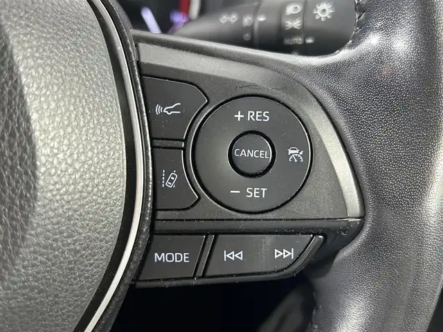 トヨタ ＲＡＶ４ G Zパッケージ 佐賀県 2019(令1)年 6.9万km ホワイトパールクリスタルシャイン モデリスタエアロ（フロント・サイド・リア）/社外9インチナビ/フルセグTV/Bluetooth/トヨタセーフティセンス/プリクラッシュセーフティ/レーントレーシングアシスト/ブラインドスポットモニター/クリアランスソナー/リアクロストラフィックアラート/ロードサインアシスト/追従付きクルーズコントロール/パワーバックドア/ステアリングヒーター/アダプティブヘッドライト/マルチテレイン/電子パーキング/前席シートヒーター/前後ドライブレコーダー/ETC2.0/デジタルインナーミラー/パワーシート/メモリーシート/レザーシート/純正19インチアルミホイール/フロアマット/スマートキー