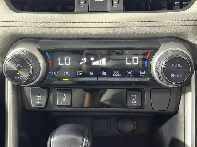 トヨタ ＲＡＶ４ G Zパッケージ 佐賀県 2019(令1)年 6.9万km ホワイトパールクリスタルシャイン モデリスタエアロ（フロント・サイド・リア）/社外9インチナビ/フルセグTV/Bluetooth/トヨタセーフティセンス/プリクラッシュセーフティ/レーントレーシングアシスト/ブラインドスポットモニター/クリアランスソナー/リアクロストラフィックアラート/ロードサインアシスト/追従付きクルーズコントロール/パワーバックドア/ステアリングヒーター/アダプティブヘッドライト/マルチテレイン/電子パーキング/前席シートヒーター/前後ドライブレコーダー/ETC2.0/デジタルインナーミラー/パワーシート/メモリーシート/レザーシート/純正19インチアルミホイール/フロアマット/スマートキー