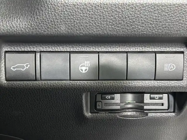トヨタ ＲＡＶ４ G Zパッケージ 佐賀県 2019(令1)年 6.9万km ホワイトパールクリスタルシャイン モデリスタエアロ（フロント・サイド・リア）/社外9インチナビ/フルセグTV/Bluetooth/トヨタセーフティセンス/プリクラッシュセーフティ/レーントレーシングアシスト/ブラインドスポットモニター/クリアランスソナー/リアクロストラフィックアラート/ロードサインアシスト/追従付きクルーズコントロール/パワーバックドア/ステアリングヒーター/アダプティブヘッドライト/マルチテレイン/電子パーキング/前席シートヒーター/前後ドライブレコーダー/ETC2.0/デジタルインナーミラー/パワーシート/メモリーシート/レザーシート/純正19インチアルミホイール/フロアマット/スマートキー