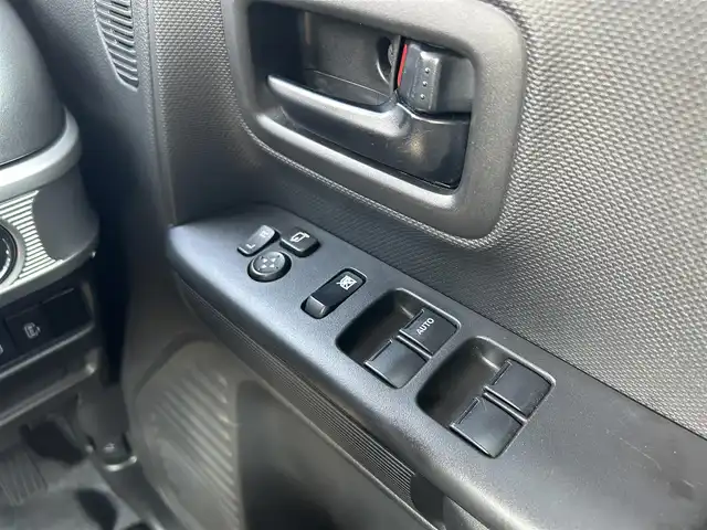 スズキ スペーシア ギア HYBRID XZターボ 岡山県 2019(令1)年 4.8万km フェニックスレッドパール/ガンメタリック2トーンルーフ 9インチフローティングナビ/フルセグTV、CD、DVD、Bluetooth、AM、FM/全方位カメラ/前席シートヒーター/両側パワースライドドア/リアサーキュレーター/ロールサンシェード/シートバックテーブル/クルーズコントロール/ルーフレール