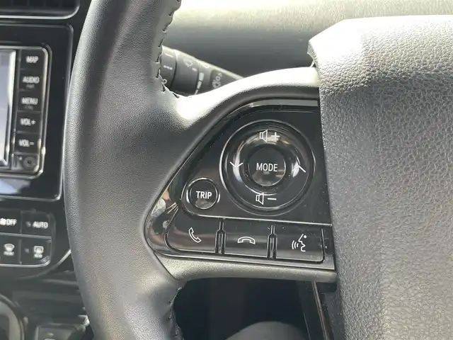 トヨタ プリウス S 茨城県 2019(平31)年 6.1万km グレーメタリック 純正ナビ/【AM・FM・BT・AUX】/レーダークルコン/ETC/Bカメラ/前後コーナーセンサー/オートライト/オートハイビーム/LEDライト/ステリモ/全席オートパワーウィンドウ/横滑り防止装置/レーンキープアシスト/衝突被害軽減システム/純正フロアマット/純正ホイールカバー/ドアバイザー