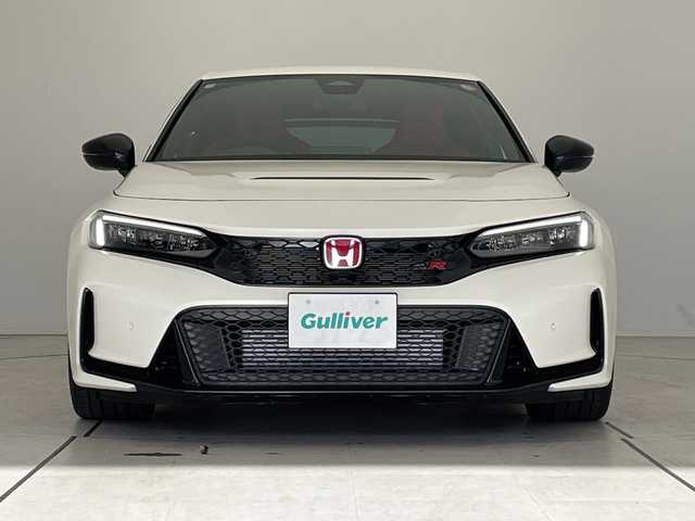 ホンダ シビック タイプR 愛知県 2025(令7)年 0.1千km チャンピオンシップホワイト 登録済未使用車/純正8型ディスプレイオーディオナビ/プレミアムフロアマット/レーダークルーズコントロール/キャリパー/バックカメラ/6速ＭＴ/コーナーセンサー/純正アルミホイール/ブラインドスポットモニター/ETC2.0/LEDヘッドライト/オートライト/衝突軽減システム/フルセグ/Bluetooth/ステアリングスイッチ/スマートキー/プッシュスタート