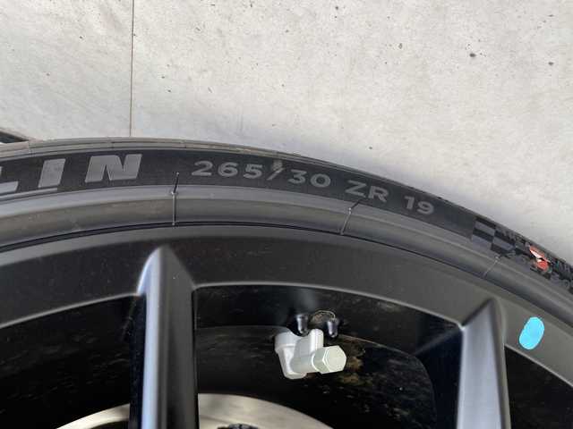 ホンダ シビック タイプR 愛知県 2025(令7)年 0.1千km チャンピオンシップホワイト 登録済未使用車/純正8型ディスプレイオーディオナビ/プレミアムフロアマット/レーダークルーズコントロール/キャリパー/バックカメラ/6速ＭＴ/コーナーセンサー/純正アルミホイール/ブラインドスポットモニター/ETC2.0/LEDヘッドライト/オートライト/衝突軽減システム/フルセグ/Bluetooth/ステアリングスイッチ/スマートキー/プッシュスタート