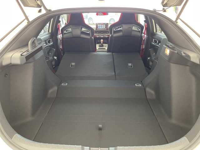 ホンダ シビック タイプR 愛知県 2025(令7)年 0.1千km チャンピオンシップホワイト 登録済未使用車/純正8型ディスプレイオーディオナビ/プレミアムフロアマット/レーダークルーズコントロール/キャリパー/バックカメラ/6速ＭＴ/コーナーセンサー/純正アルミホイール/ブラインドスポットモニター/ETC2.0/LEDヘッドライト/オートライト/衝突軽減システム/フルセグ/Bluetooth/ステアリングスイッチ/スマートキー/プッシュスタート